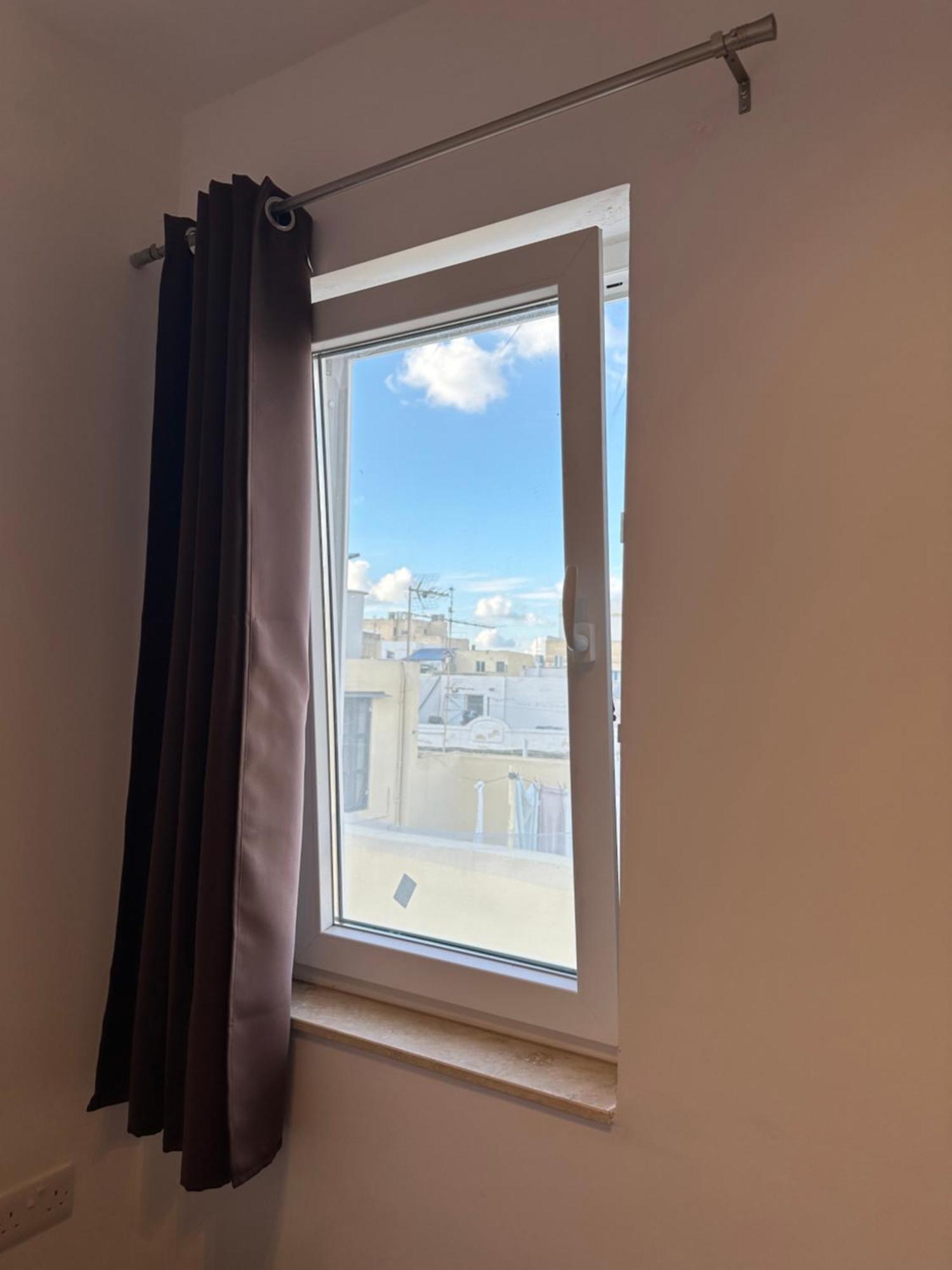 One Bedroom Appartment With Terrace In Sliema Exteriör bild