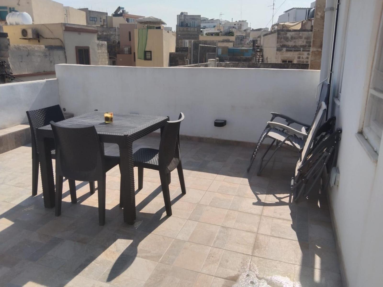 One Bedroom Appartment With Terrace In Sliema Exteriör bild