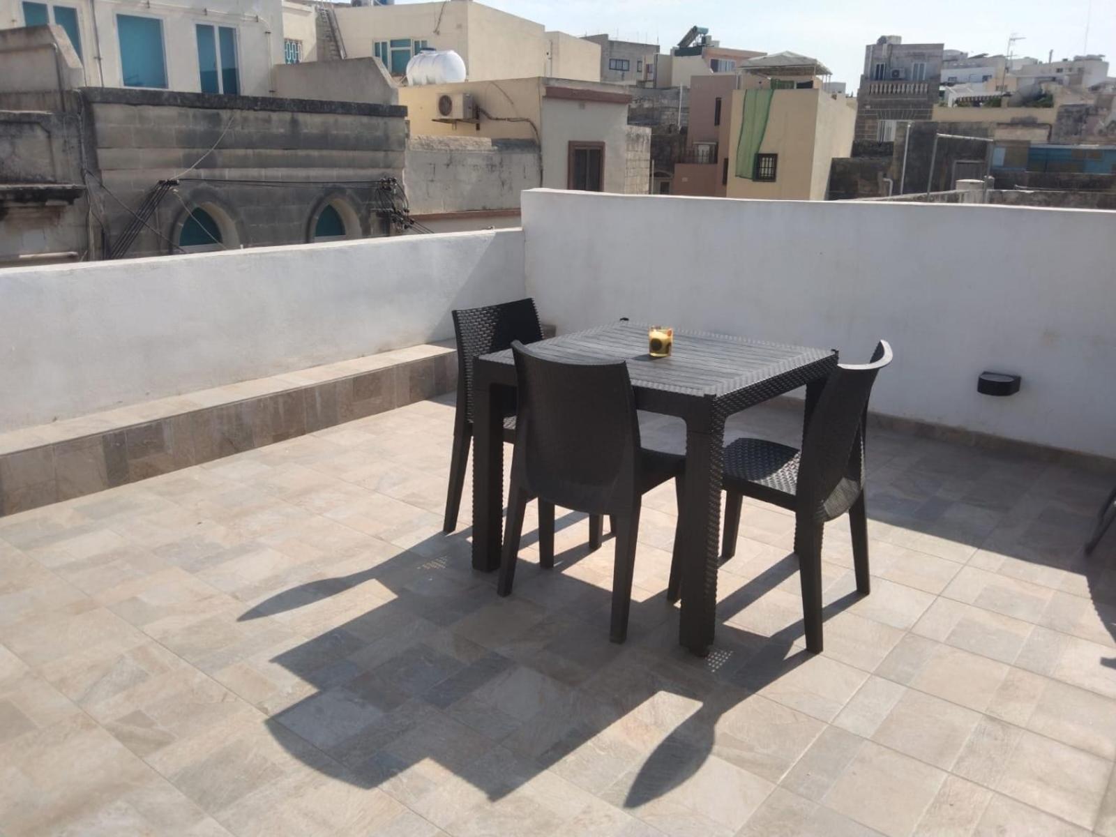One Bedroom Appartment With Terrace In Sliema Exteriör bild